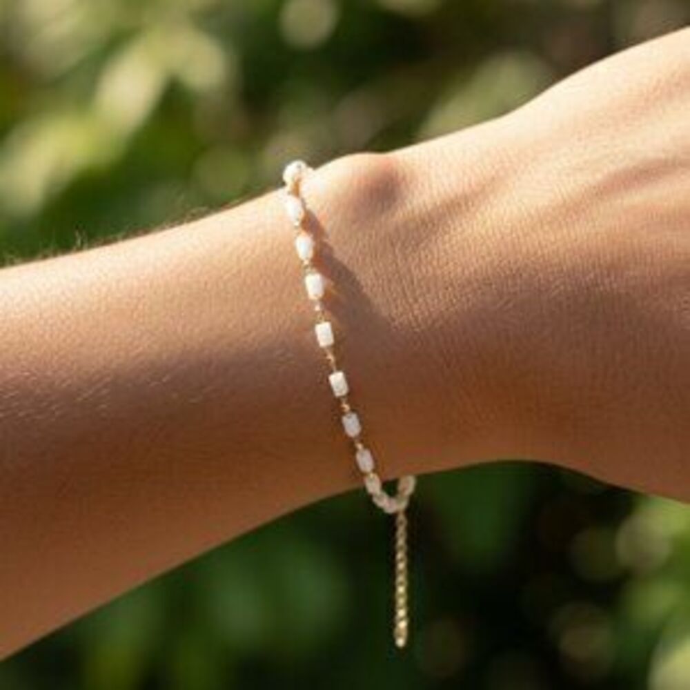 "Elegant & Trendy Bracelet, A Perfect Gift for Women, Thoughtful, EVCH1326